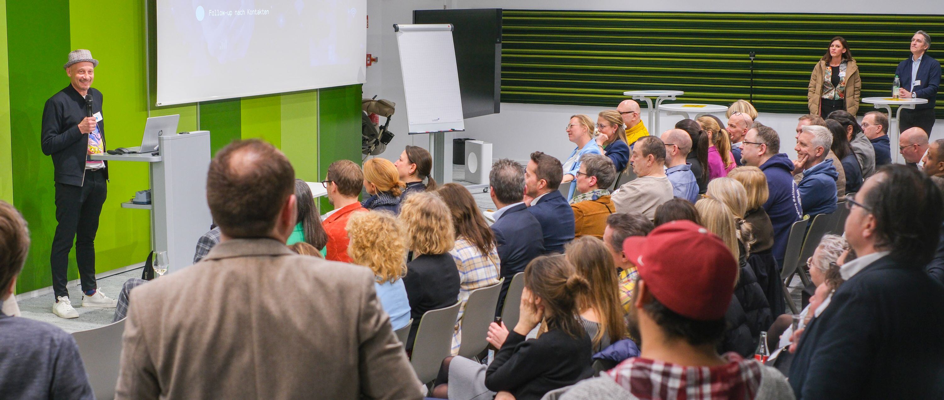 Vortrag Johannes Woll LinkedIn Local Community bei Microsoft in München